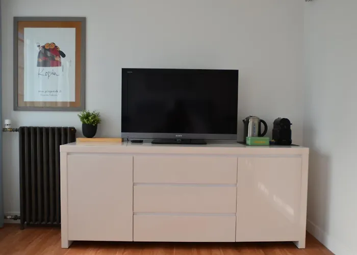 La Chambre Au Piano