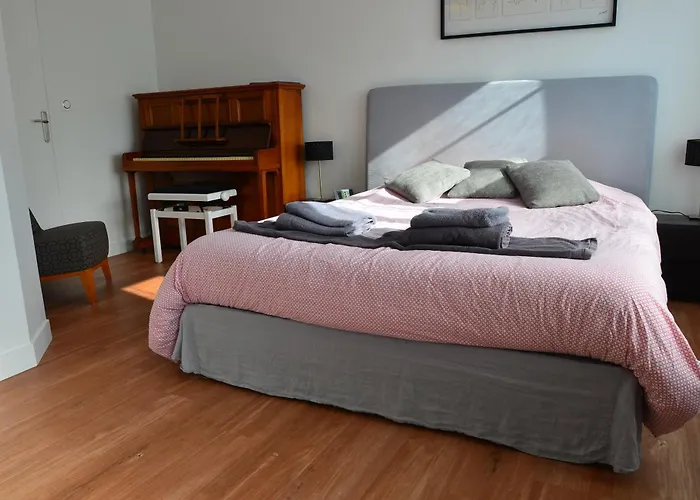 La Chambre Au Piano